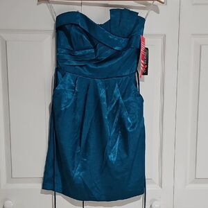 NWT Teeze Me Strapless Satin Party Dress with Pockets & Waist Tie – Teal – Size
